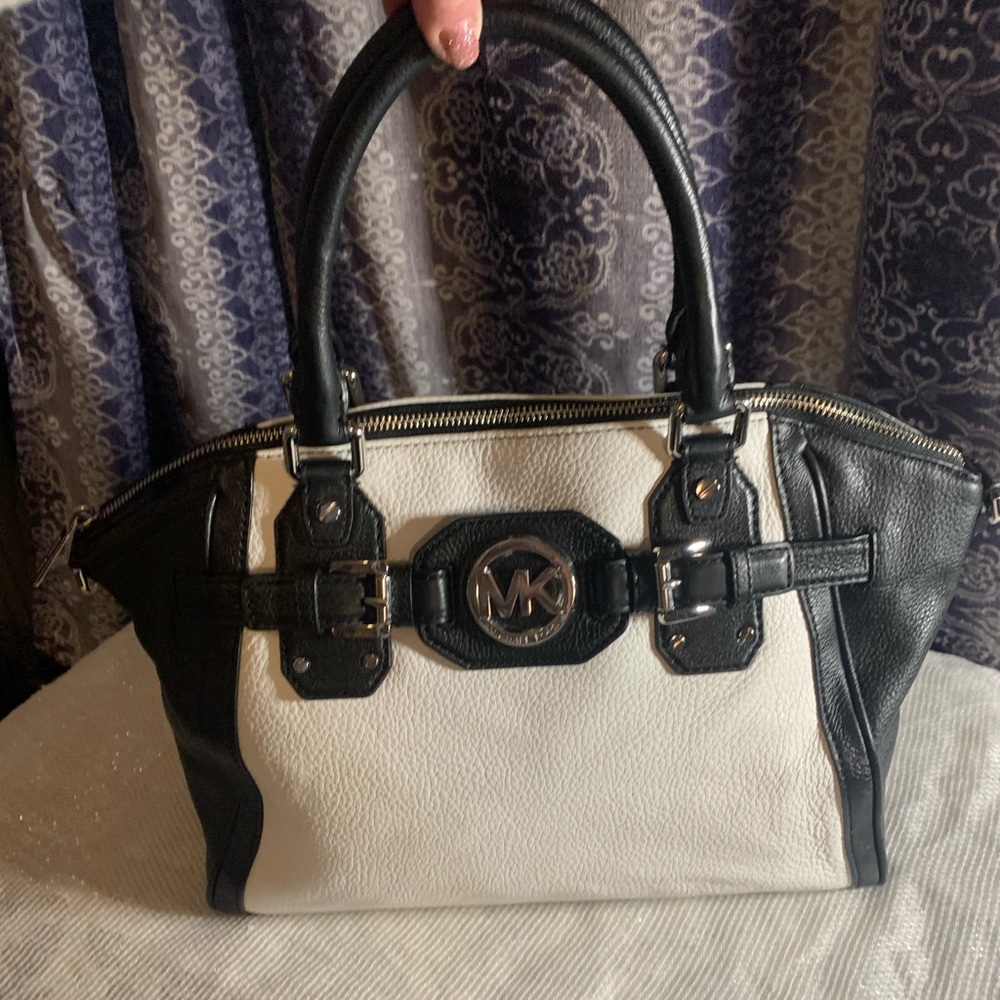 MICHAEL KORS HUDSON LEATHER SATCHEL